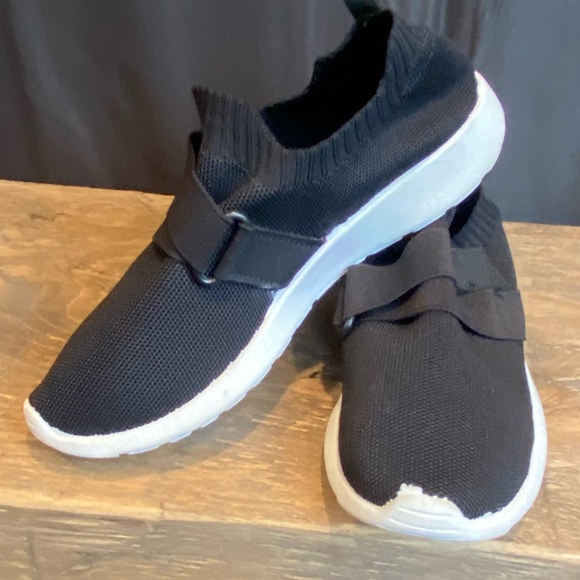 Comfy Fabric Slip onSneaker π - Picture 2 of 10